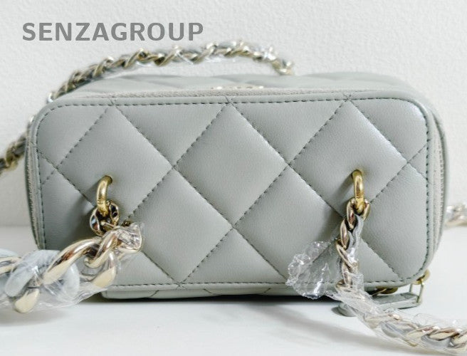 Chanel Diamond Pattern Chain Shoulder Bag Crossbody White Gold Used Women