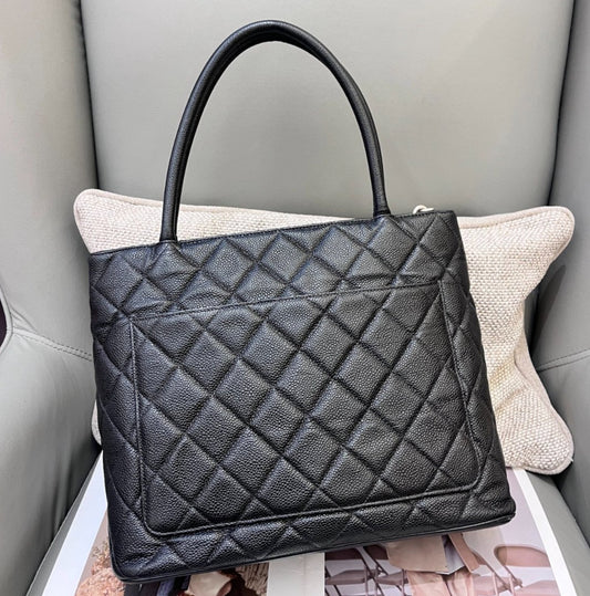 Chanel Hilton Diamond CC Logo Top Handle Bag Shoulder Bag Black Silver Women