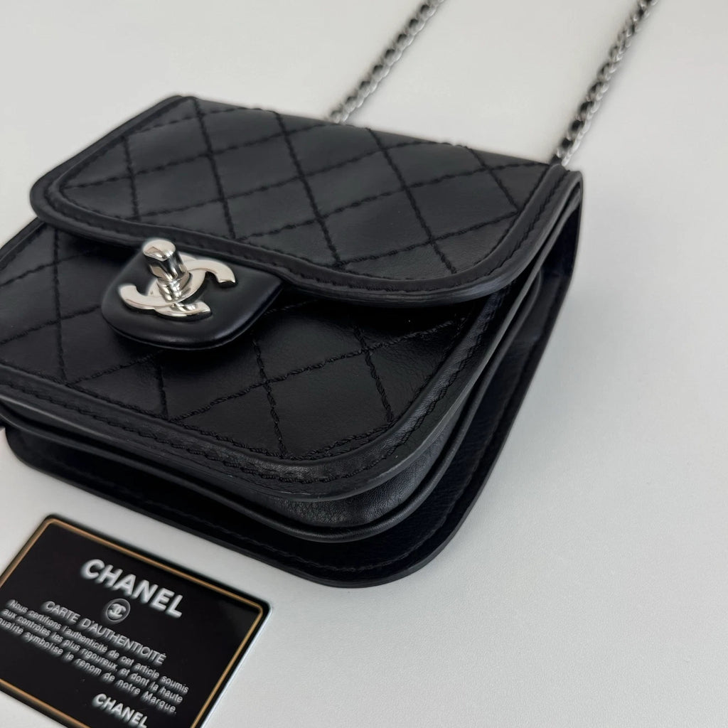 Chanel Diamond Calfskin Black Chain Shoulder Bag Crossbody Silver Hardware