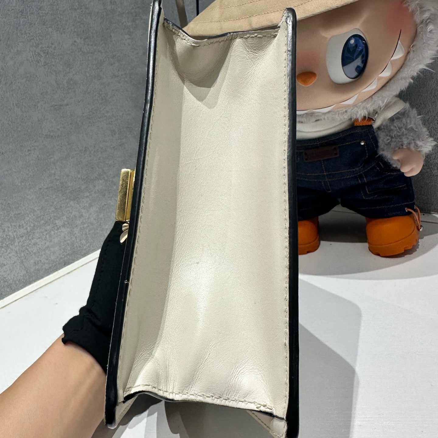 Gucci Sylvie Small Chain Shoulder Crossbody Bag White Gold Hardware