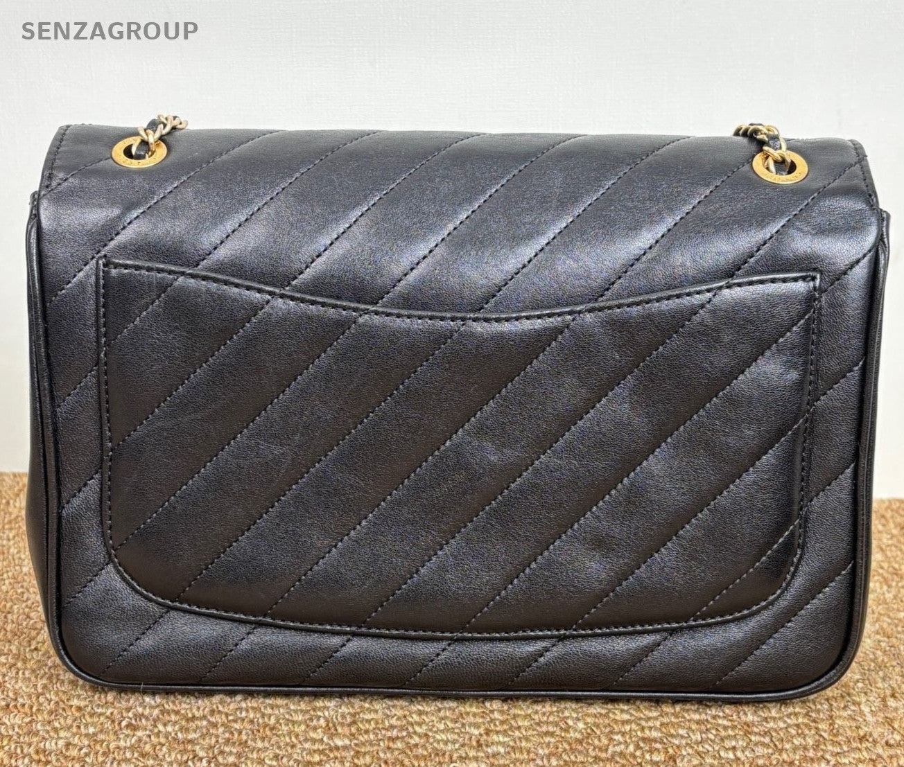 Chanel CC Logo Chain Shoulder Bag Black Gold Women Classic Fashion