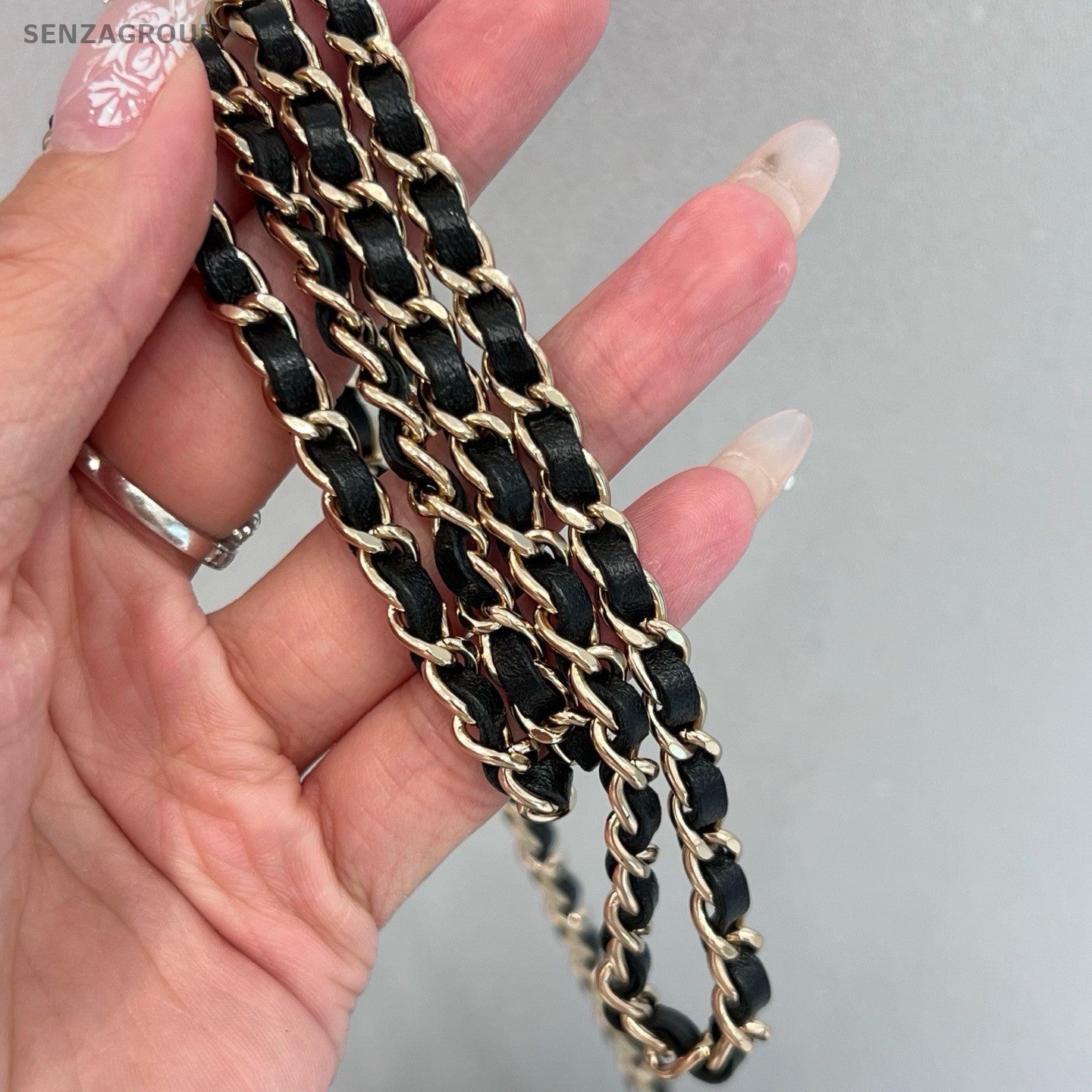 Chanel Diamond Chain Crossbody Black Gold Used Women Classic Fashion