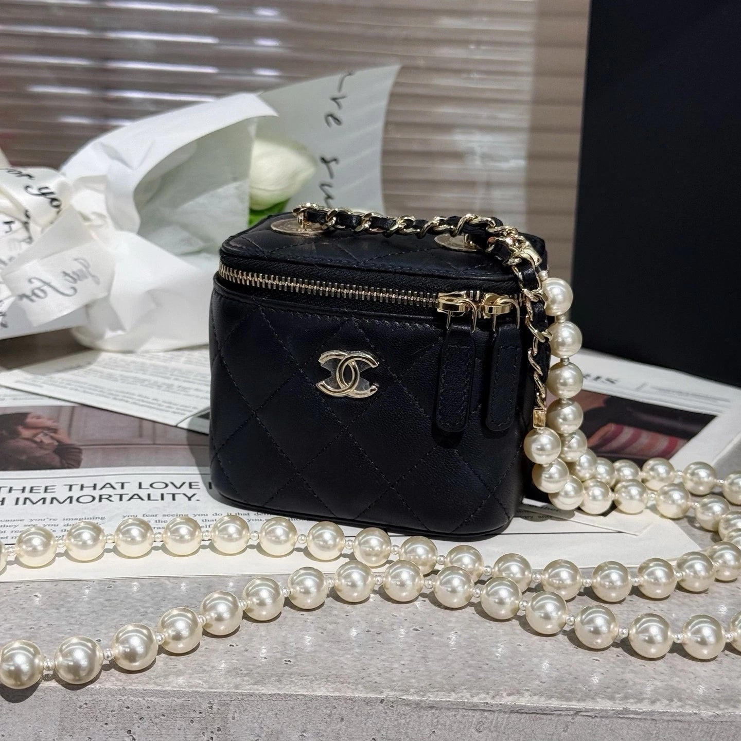 Chanel Vanity Leather Crossbody Chain Bag Excellent