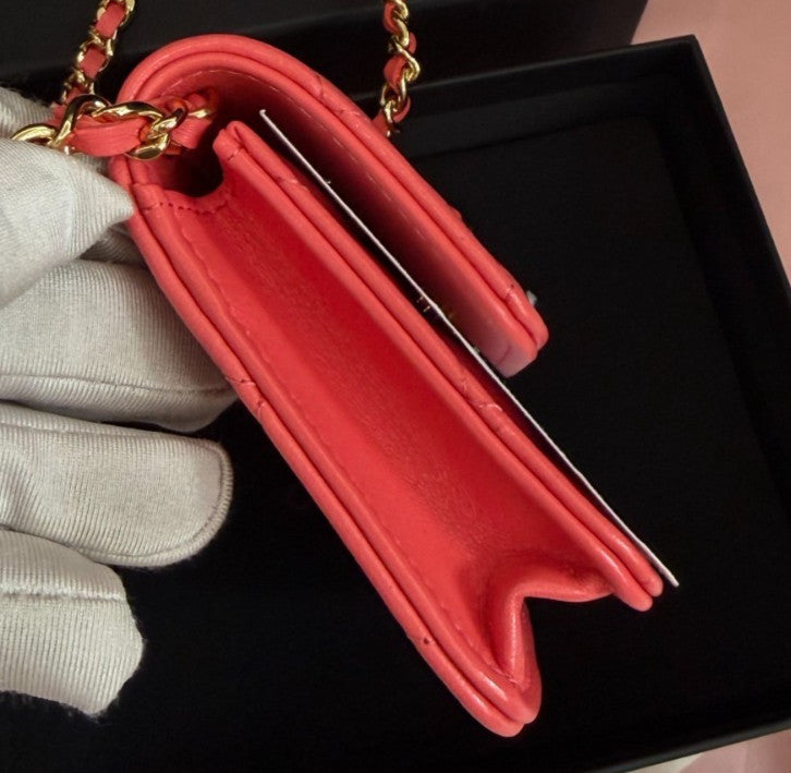 Chanel Diamond Chain Crossbody Red Gold Used Women Classic Fashion