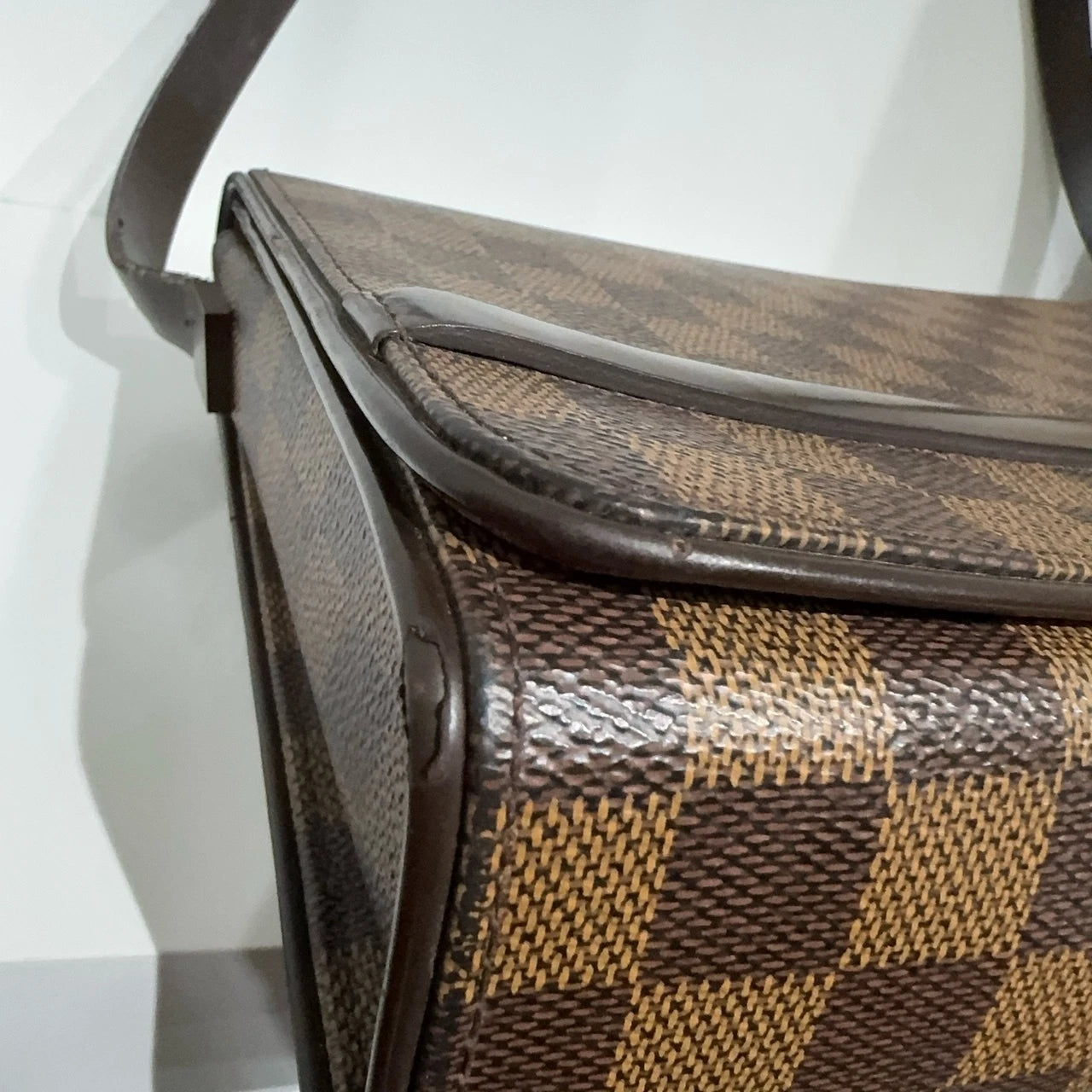 Louis Vuitton Damier Canvas Flap Shoulder Underarm Bag For Women