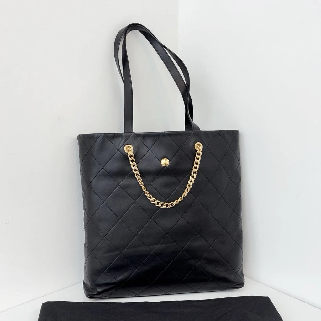 Vintage Chanel CC Logo Tote Black Handbag Shoulder Bag Chip Version GHW