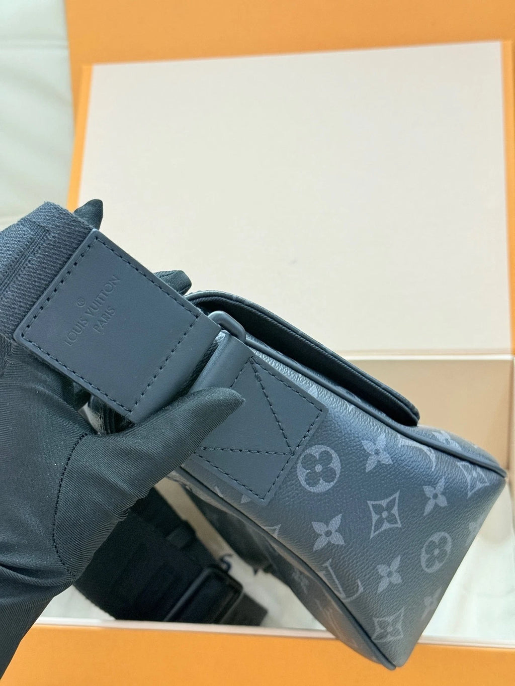 Louis Vuitton S-CAPE Black Monogram Camera Messenger Bag For Women