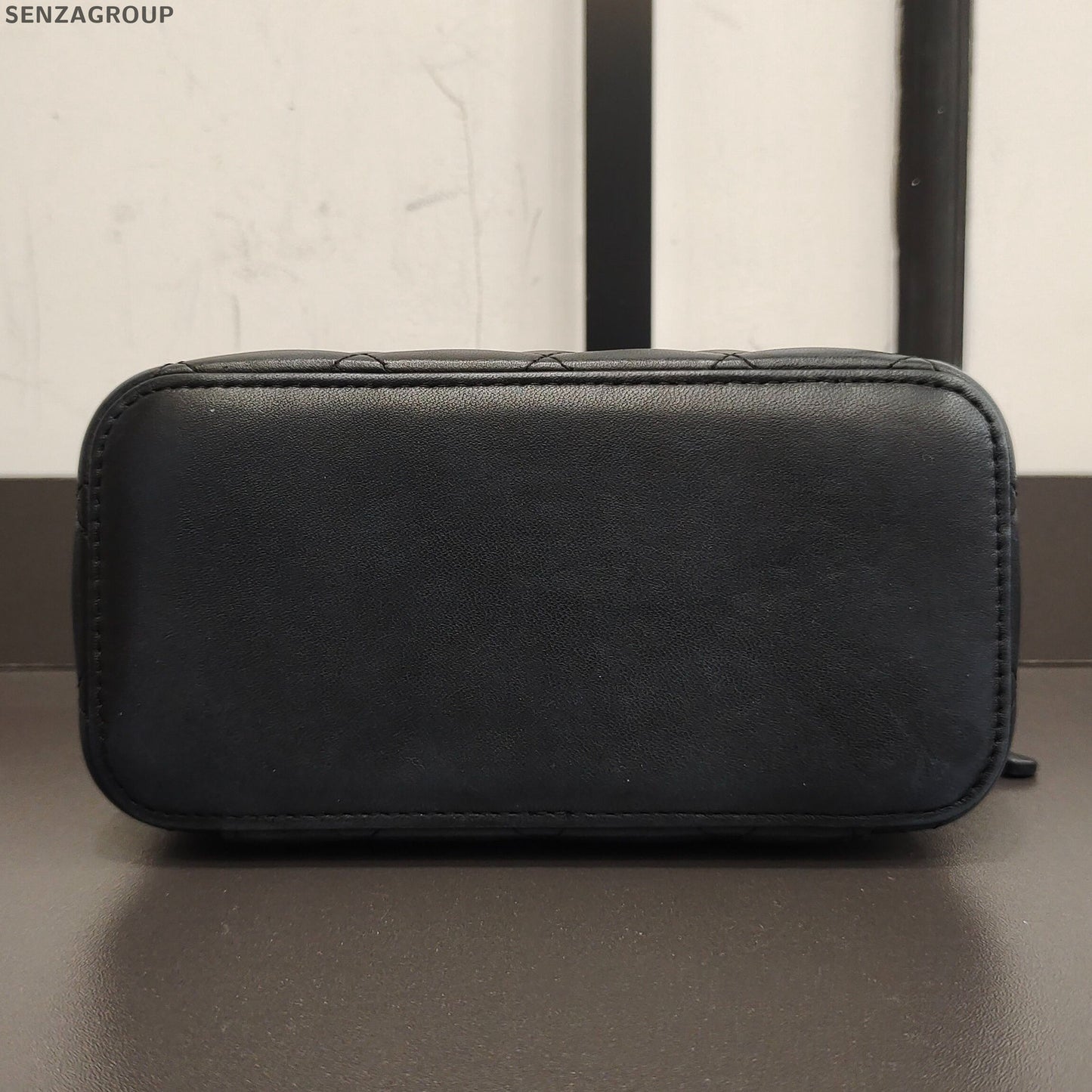 Chanel Classic Black Gold Quilted Vanity Case Chain Crossbody Shoulder Bag