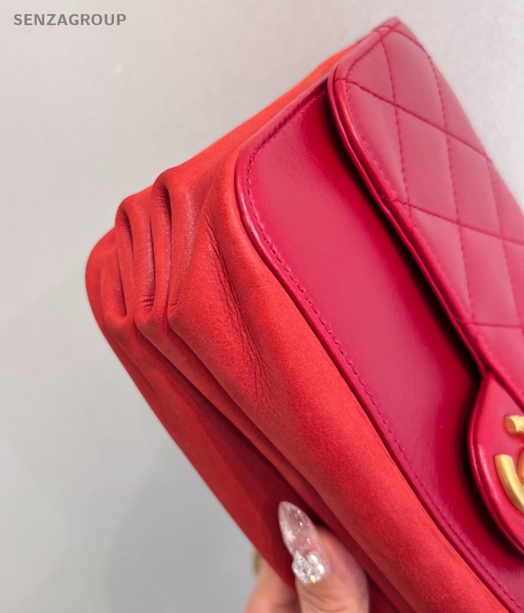 Chanel Diamond MM Chain Shoulder Bag Crossbody Red Gold Used Women Classic