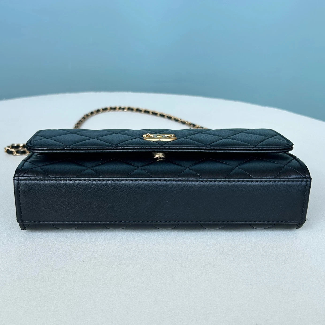 Chanel Lambskin Chain Shoulder Crossbody Diamond Black Gold Women Classic