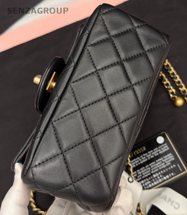 Chanel Classic Flap Chain Lambskin Crossbody Black Gold Women Fashion