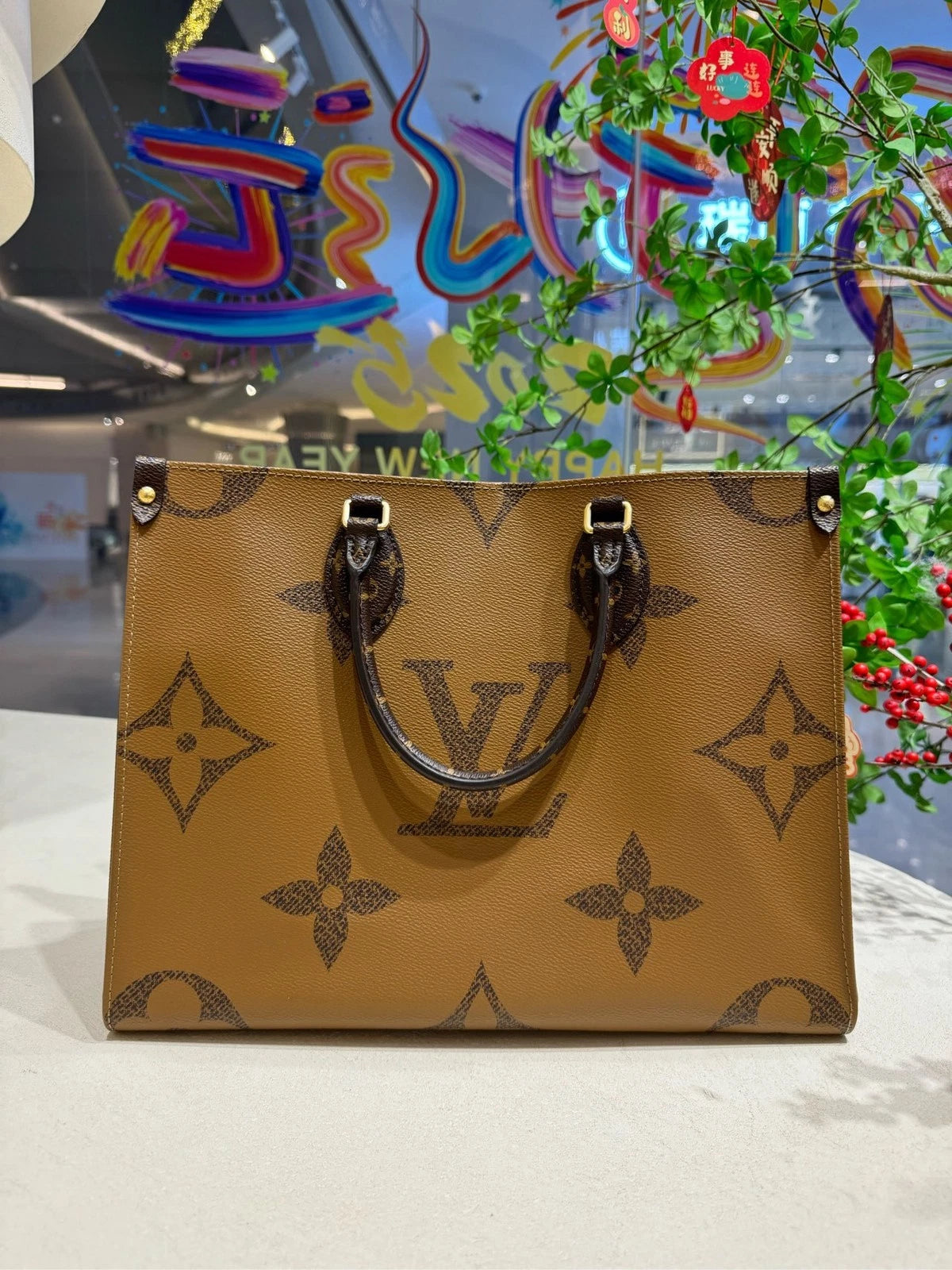 Louis Vuitton OnTheGo Monogram Canvas Handbag Tote Bag Excellent
