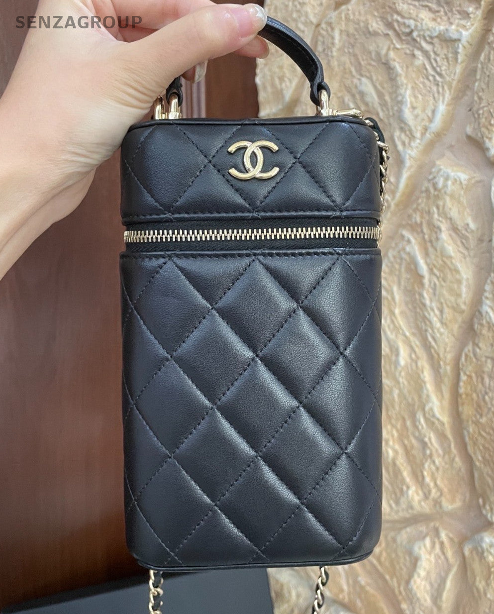 Chanel 22P Chain Top Handle Bag Crossbody Diamond Black Gold Women Designer