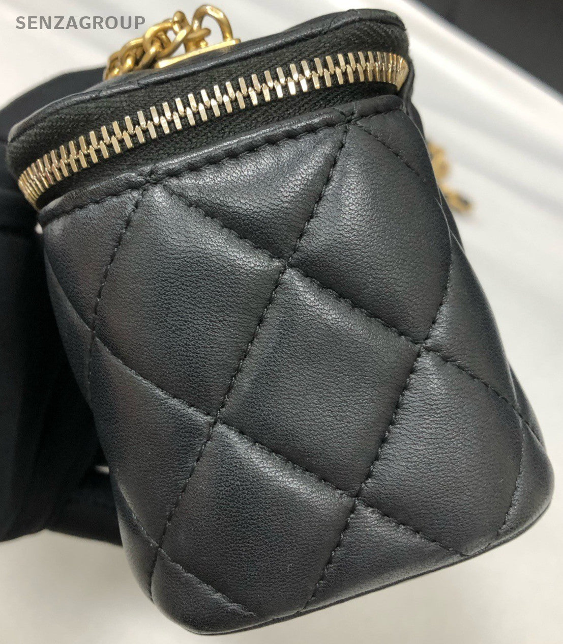 Chanel Lambskin Chain Shoulder Bag Crossbody Black Gold Diamond Women Classic