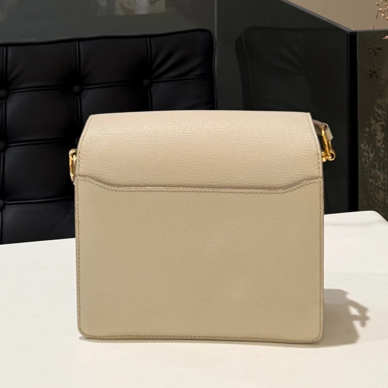 Hermès Roulis 19 Bag in White Gold - Classic Women's Shoulder Crossbody