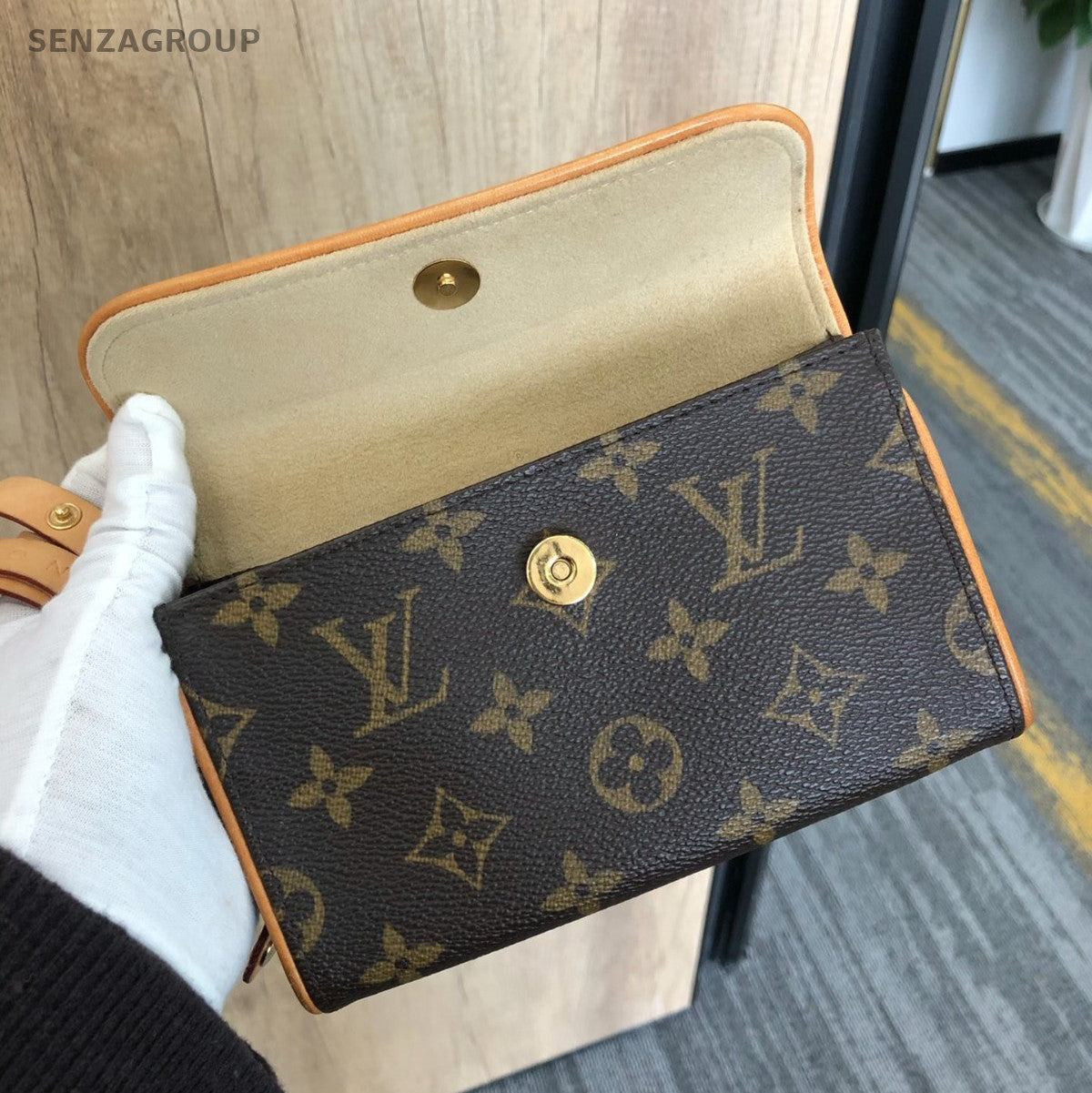 Louis Vuitton Pochette Florentine Monogram Pouch Brown M51855 Vintage Shoulder