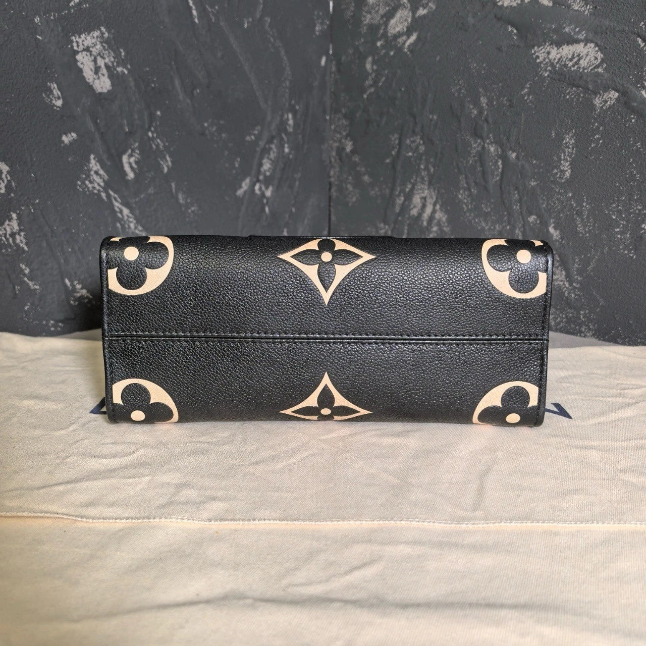 Louis Vuitton Onthego Small Black Leather Tote Bag For Women