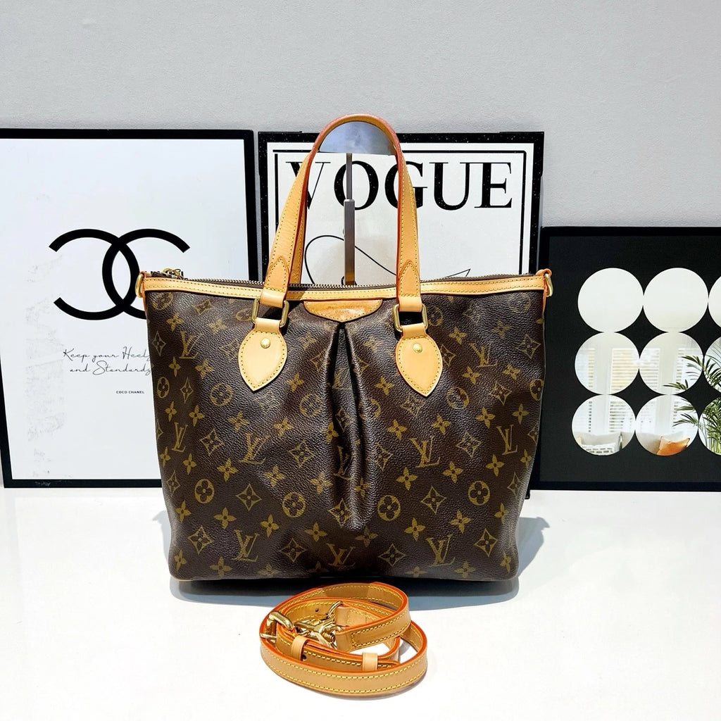 Louis Vuitton Canvas Monogram Crossbody Shoulder Bag For Women