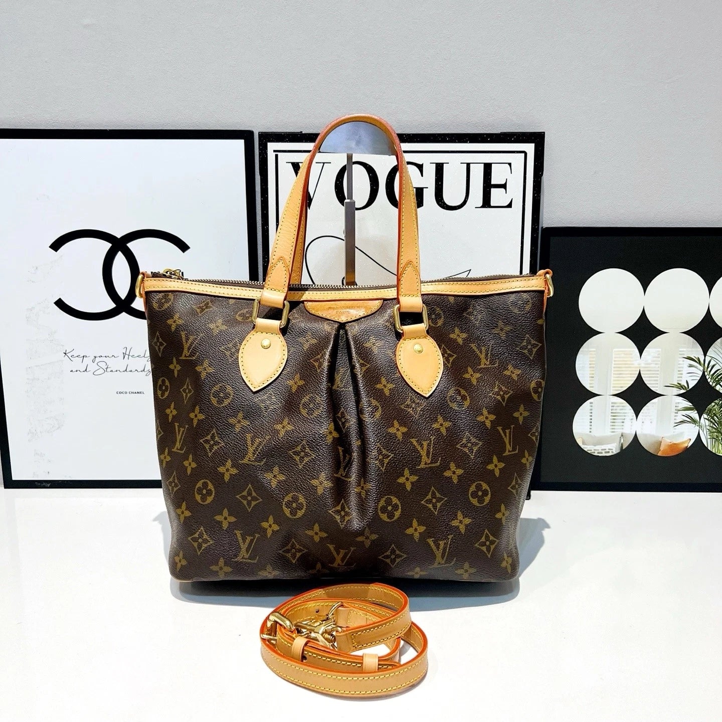Louis Vuitton Canvas Monogram Crossbody Shoulder Bag For Women