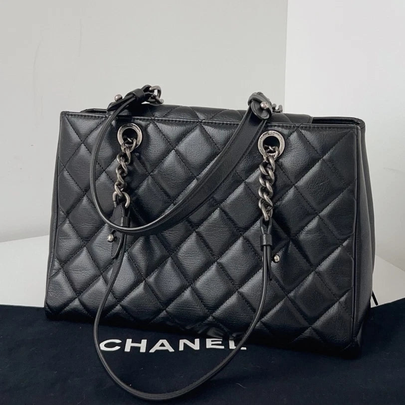 Excellent Chanel Diamond Black Tote Silver Hardware Chain Shoulder Bag