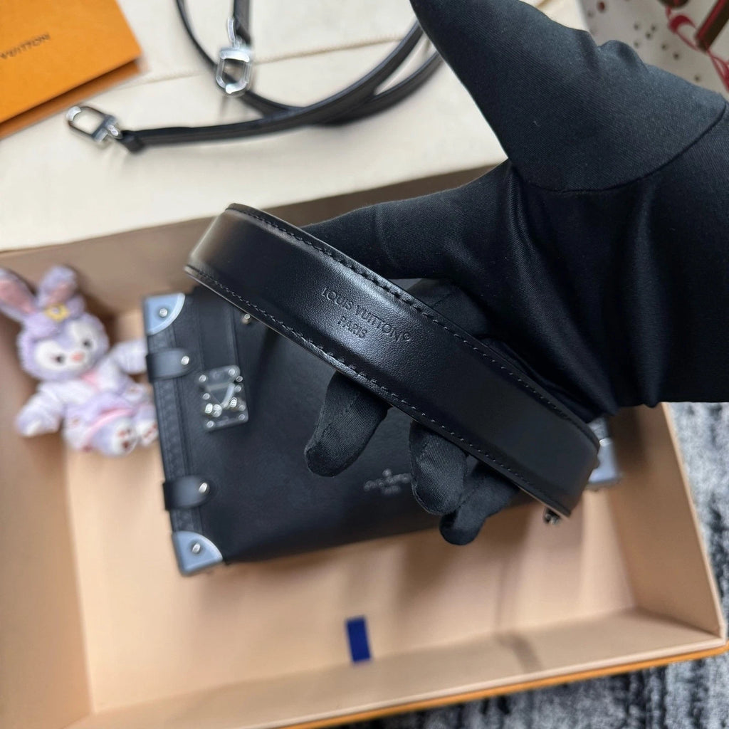 Louis Vuitton Black Leather Side Trunk MM Shoulder Bag For Women