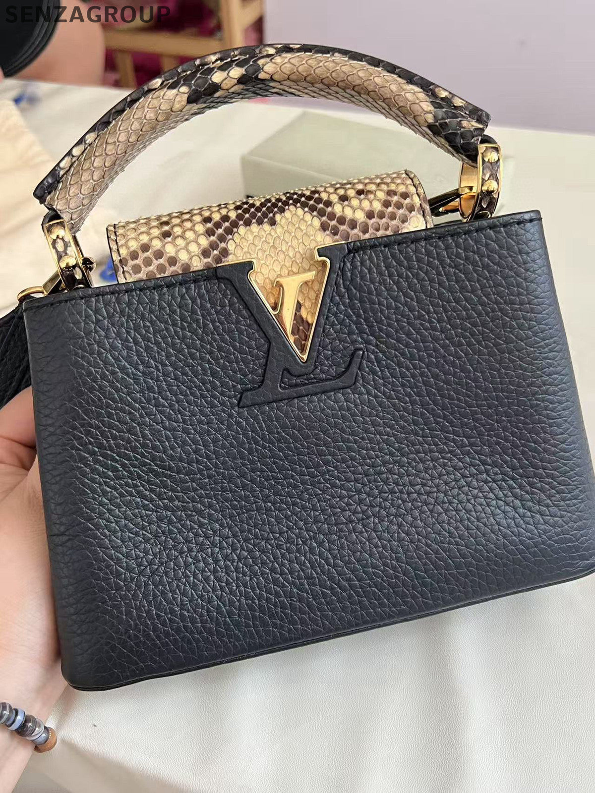Louis Vuitton Capucines Mini Black Gold Handbag - Classic Women's Tote