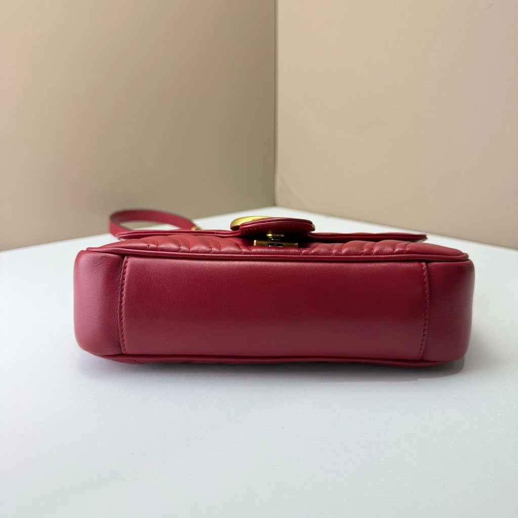 GUCCI Marmont22 Red Gold Chain Shoulder Bag For Women