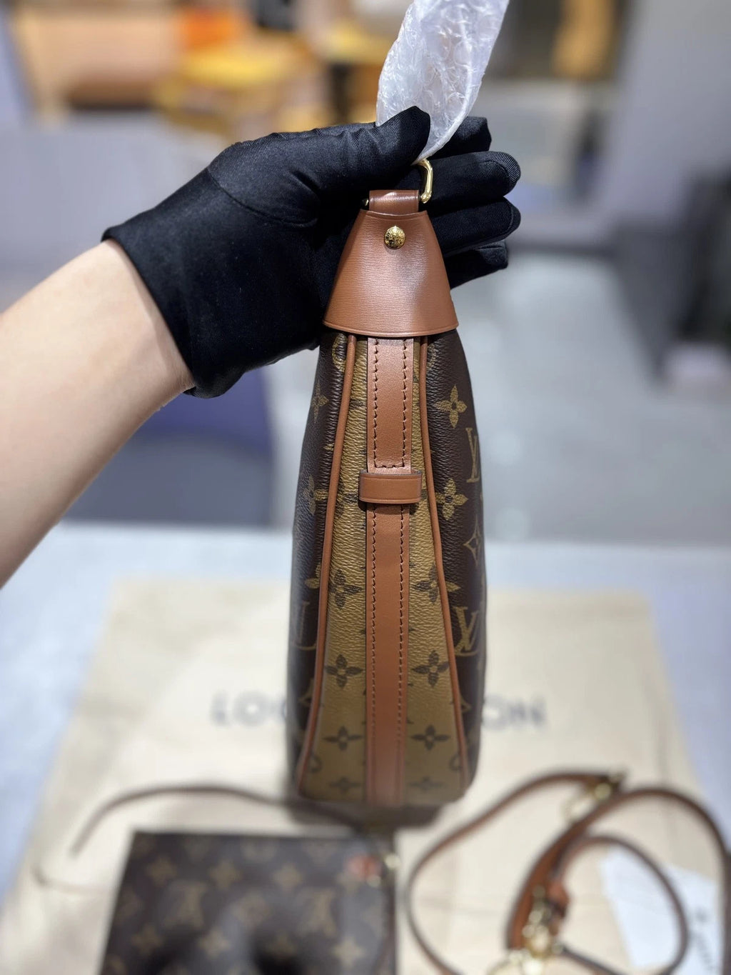 Louis Vuitton Loop Monogram Canvas Shoulder Bag Excellent