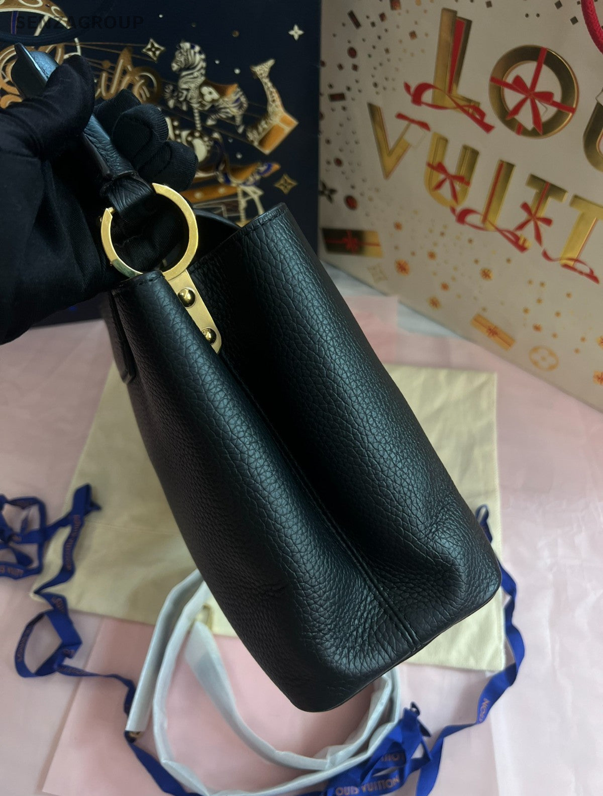 Louis Vuitton Capucines MM Top Handle 2Way Shoulder Handbag Black Gold Women