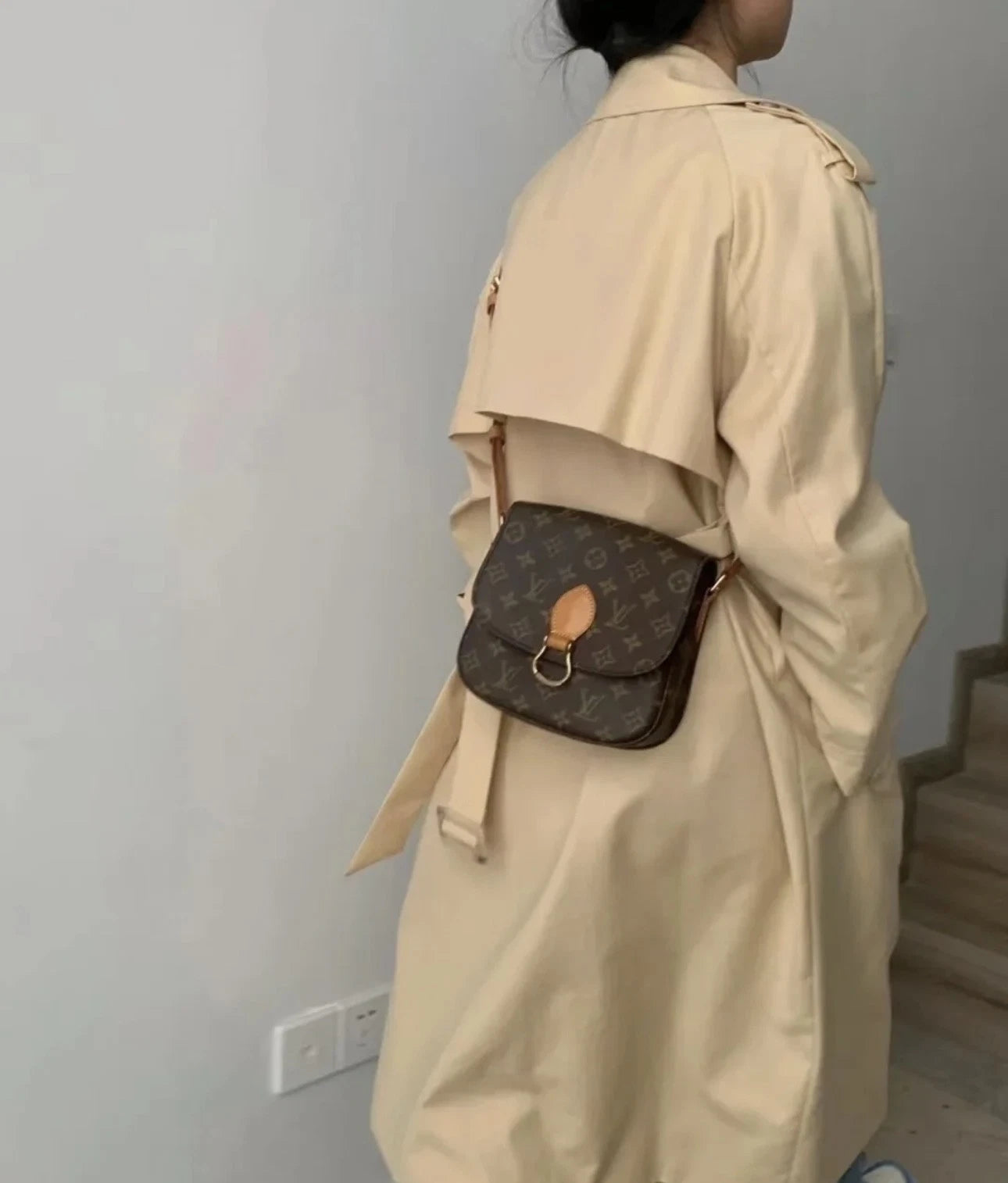 Louis Vuitton Saddle Monogram Canvas Shoulder Bag Excellent