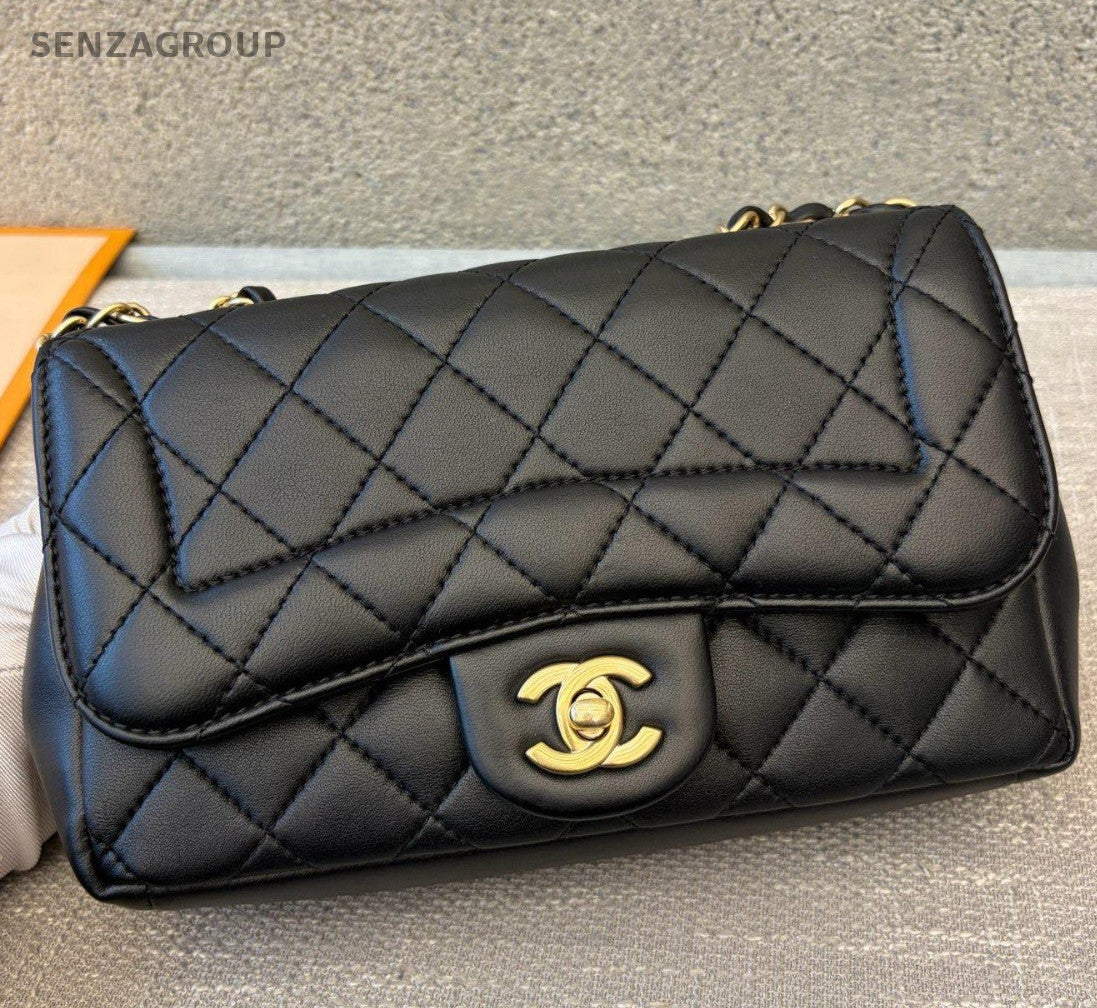 Chanel Classic Flap Lambskin Chain Shoulder Bag Crossbody Black Gold Women