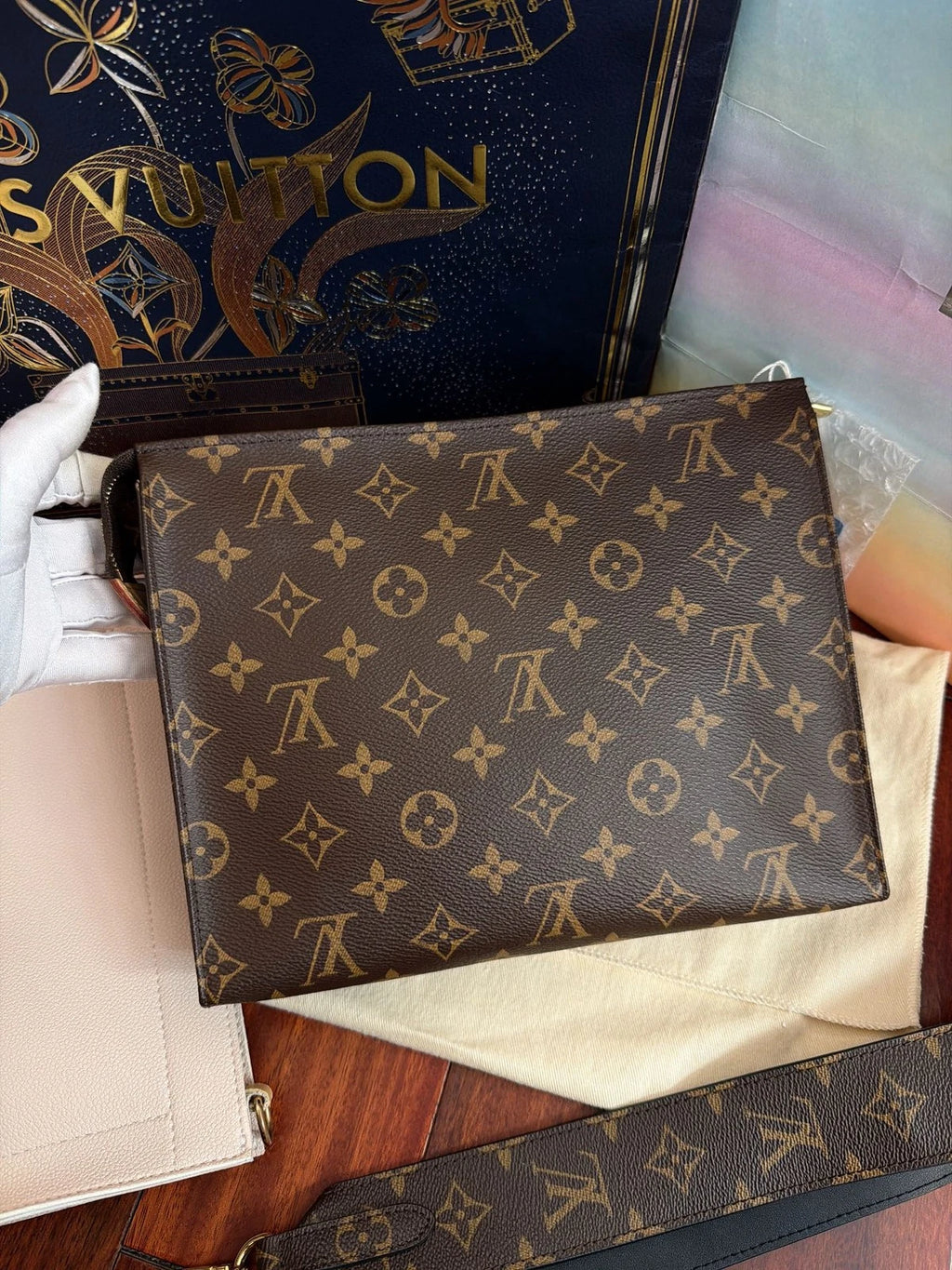 Authentic Louis Vuitton Monogram Canvas Shoulder Crossbody Bag Brown GHD