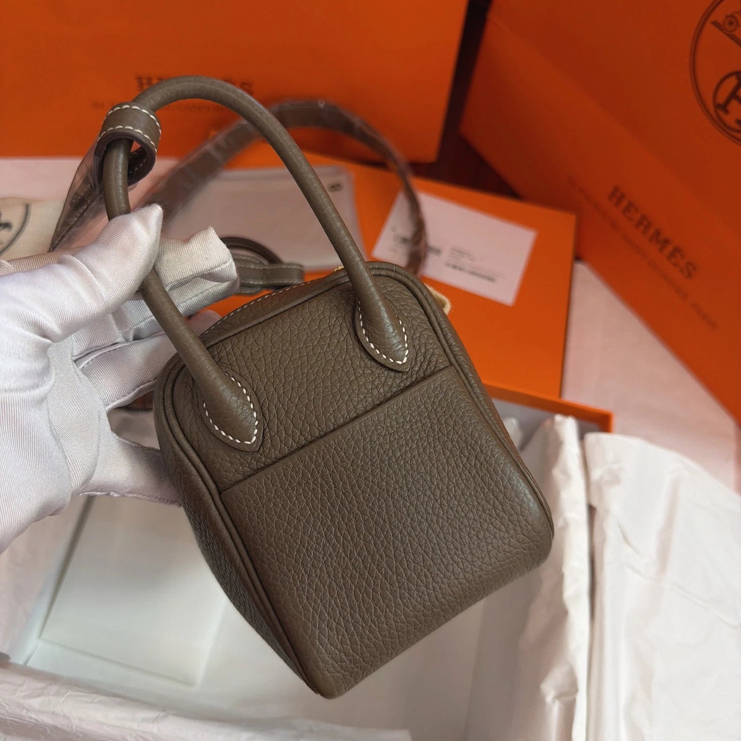 Excellent Condition Hermes Lindy Mini Gray Gold TC Leather Handbag Crossbody