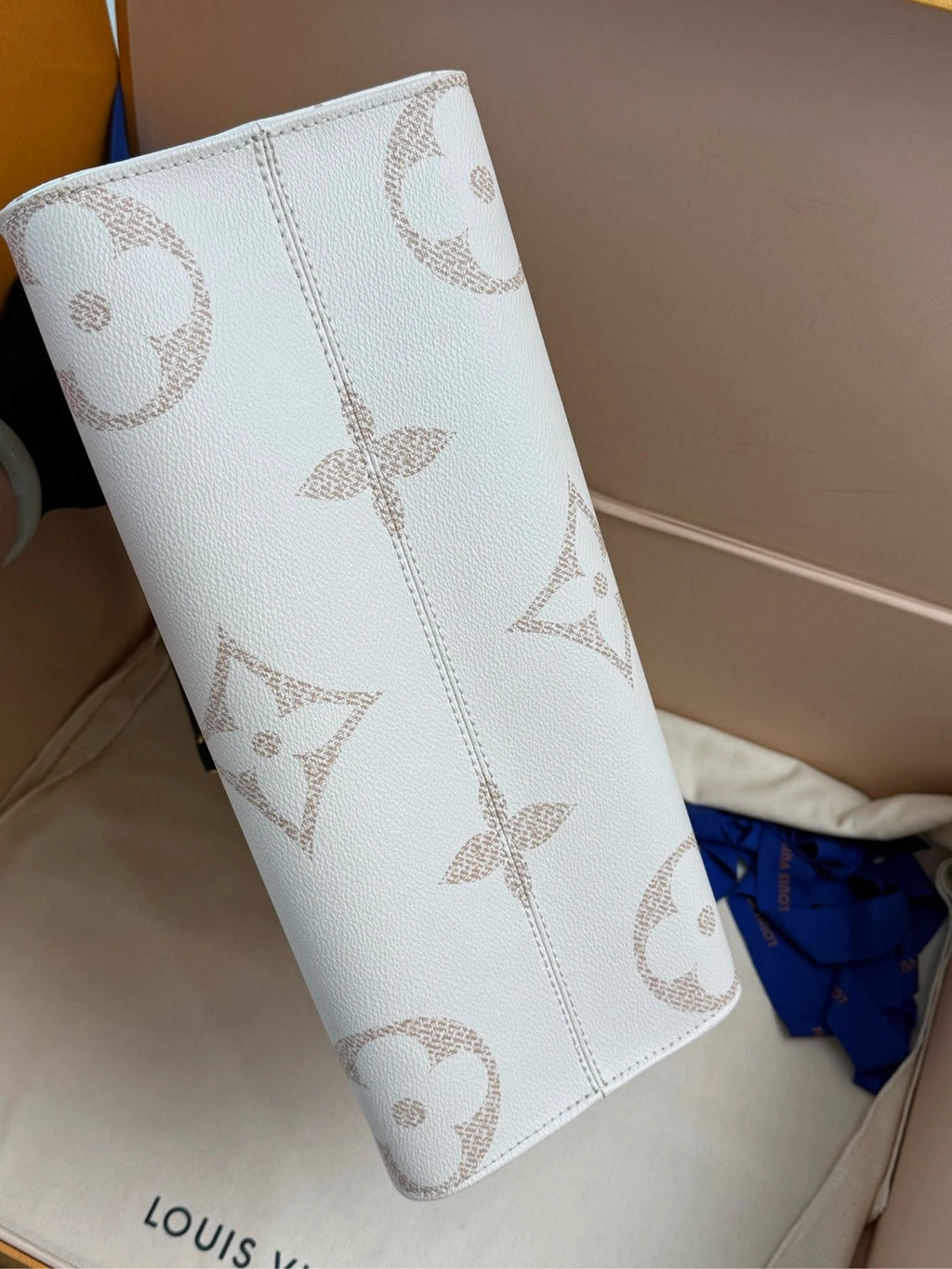 Louis Vuitton OnTheGo Medium Dune Tote Bag For Women