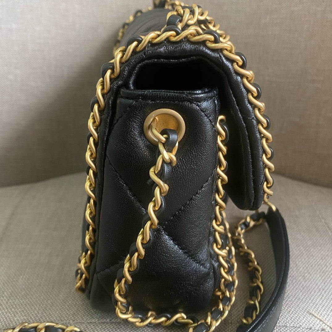 Chanel 24B Quilted Chain Shoulder Crossbody Bag Black Gold Classic