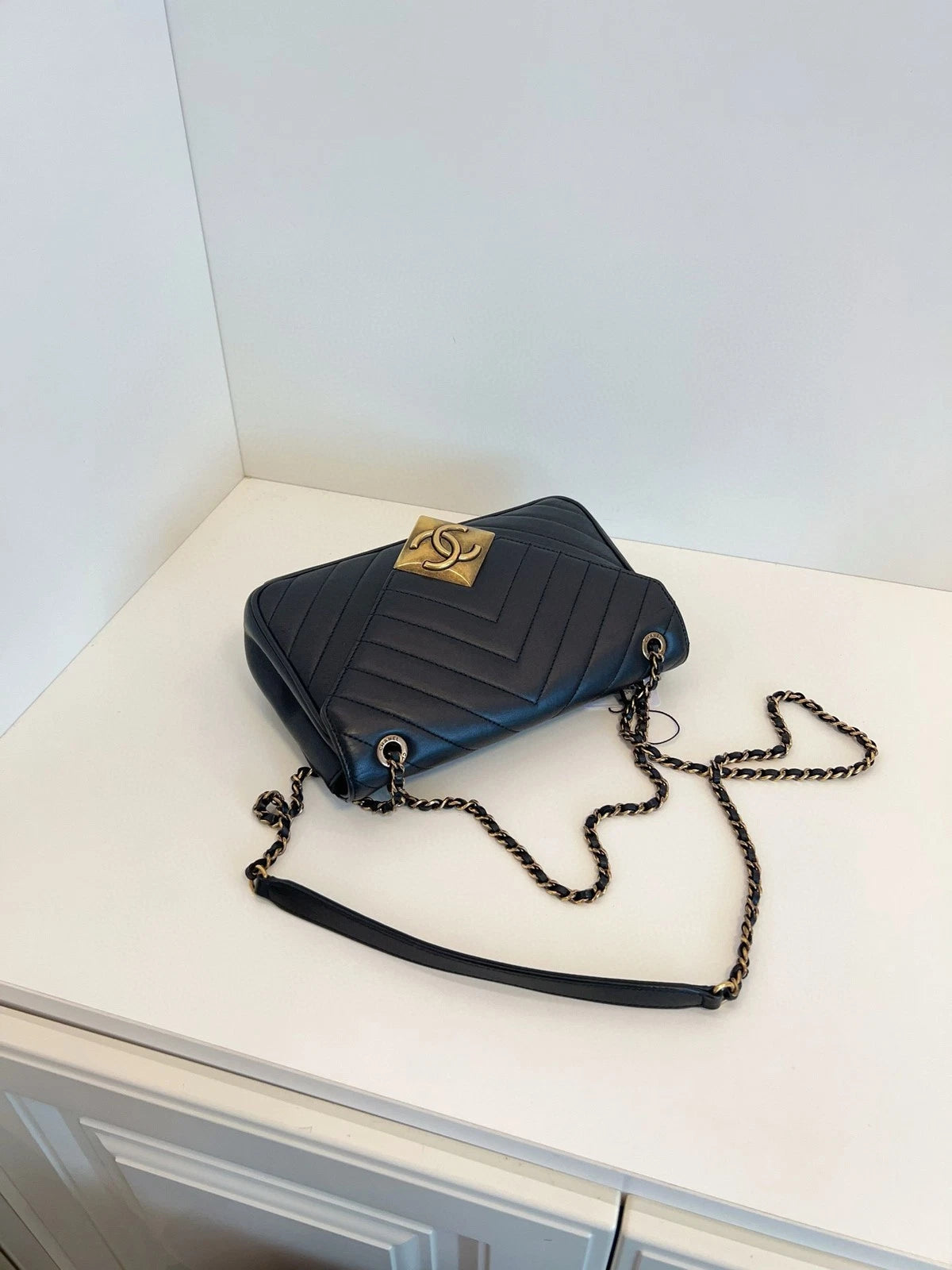 CHANEL Black Gold V-stitch Double C Flap Chain Bag For Women