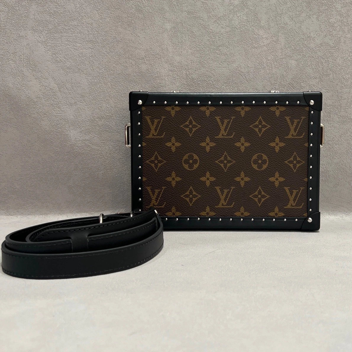 Excellent Louis Vuitton Clutch Box Monogram Canvas Shoulder Bag Crossbody SHW
