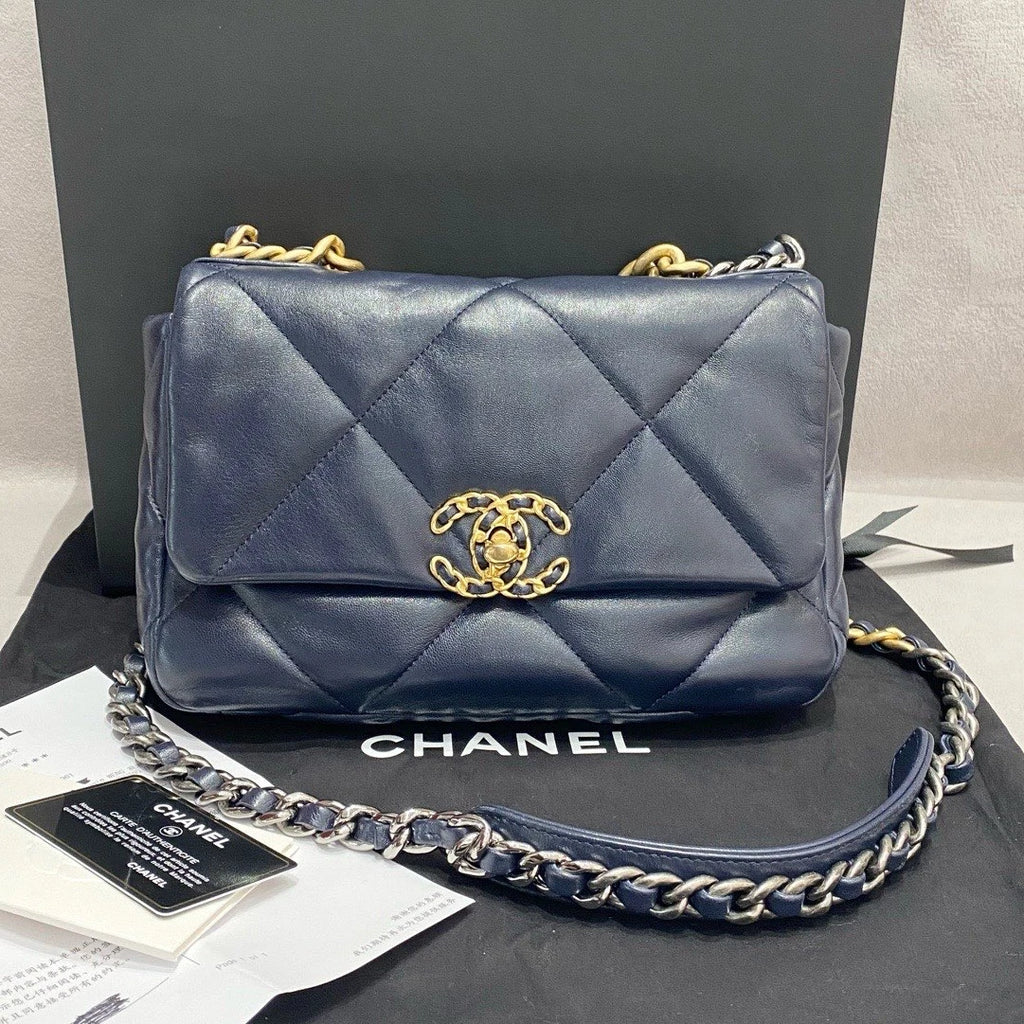 Chanel 19Bag PM Lambskin Chain Navy Blue Shoulder Bag Crossbody Gold Hardware