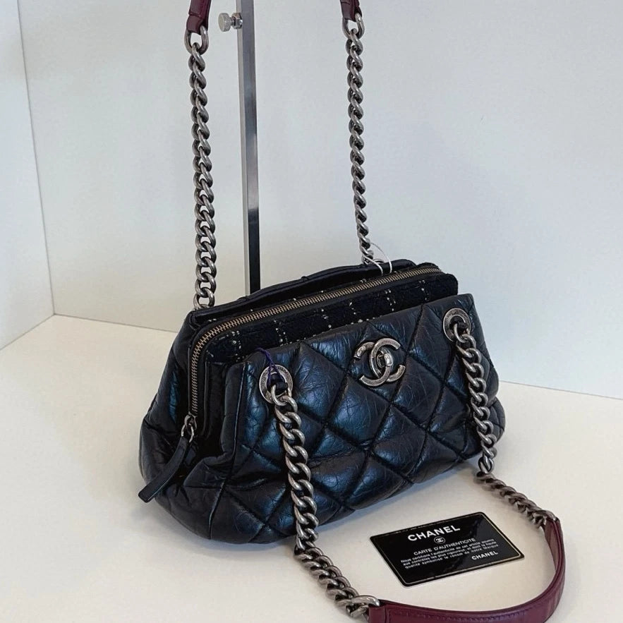 Chanel Calfskin Diamond Chain Shoulder Bag Black Silver Used Women Classic