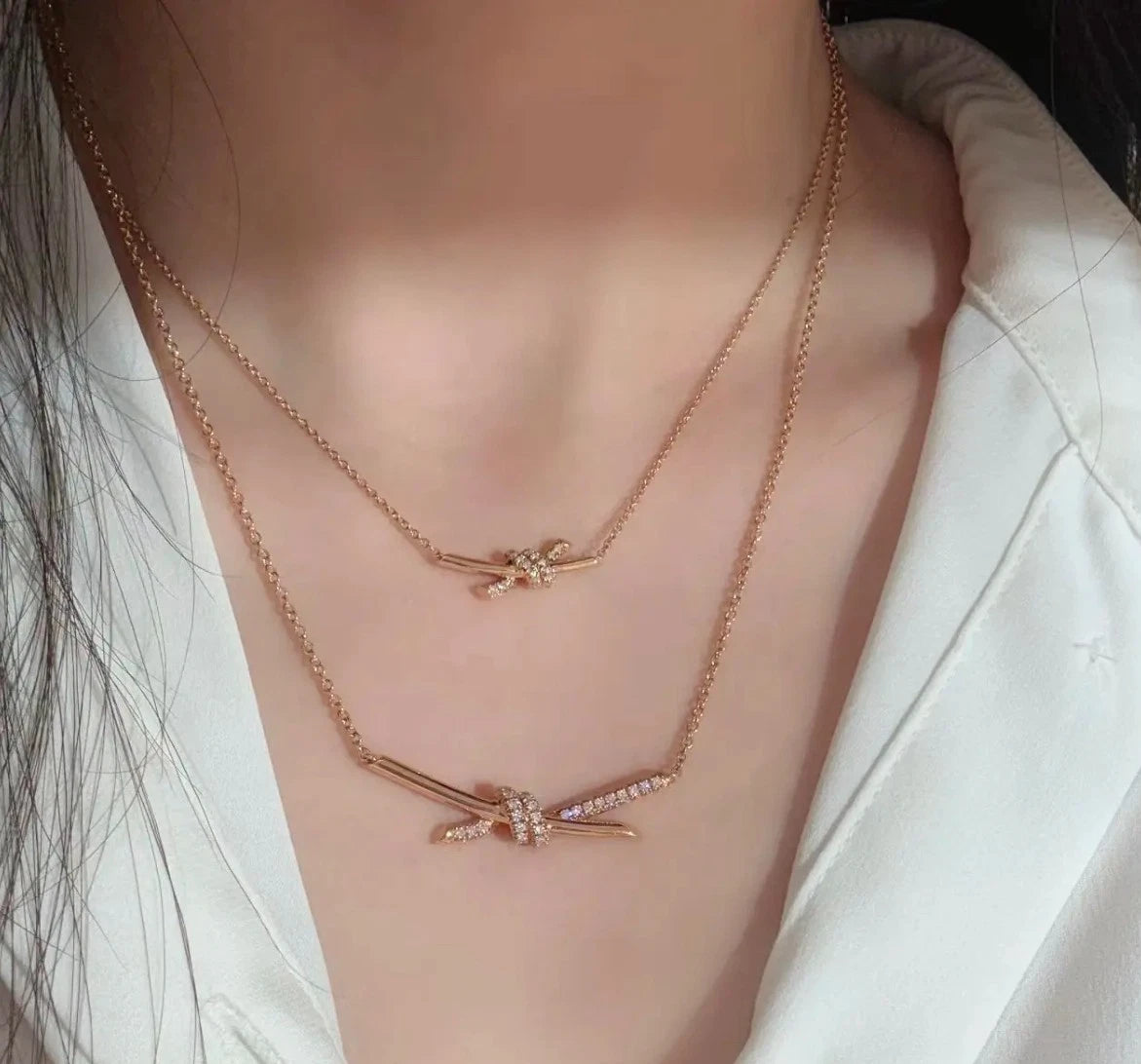 Excellent Tiffany &amp; Co. Tiffany Knot Large Necklace 18K Rose Gold Diamonds