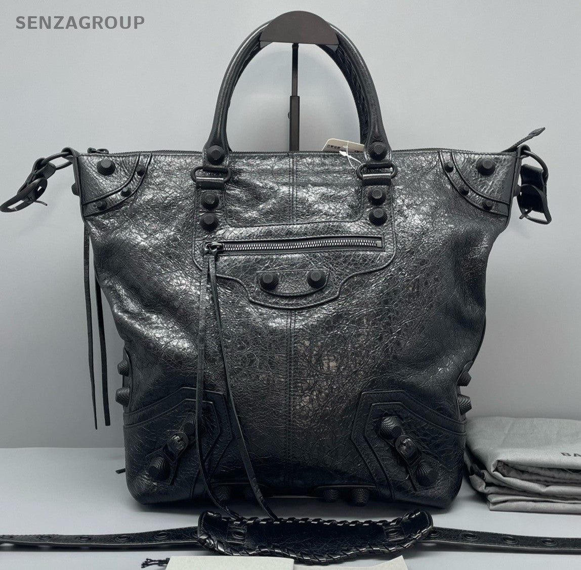 Balenciaga Le Cagole Tote Handbag Shoulder Bag Black Unisex Adults Classic