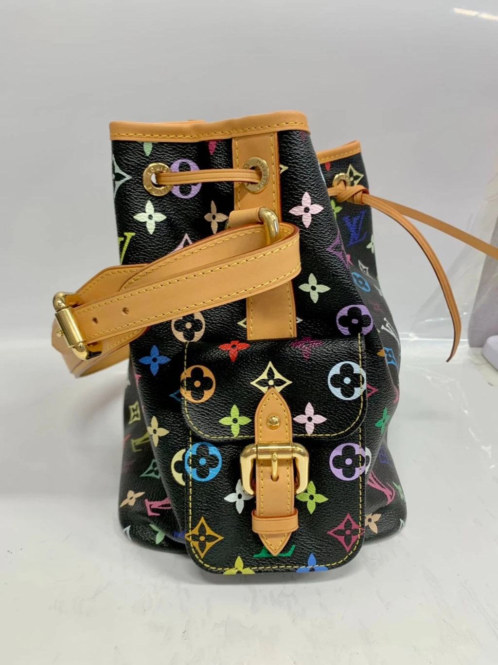 SJ0001 LV bucket multicolor black Z xp02018
