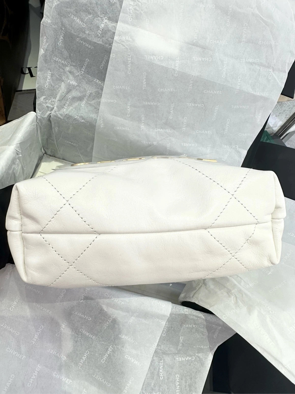 CHANEL Drawstring 22Bag White Gold Tote Chain Shoulder Bag For Women