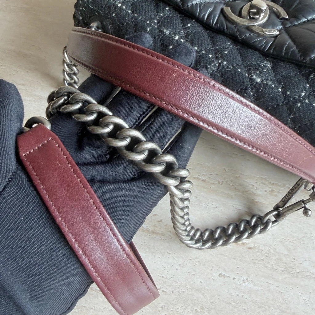 Chanel Diamond Black Leather Tote Handbag Silver Hardware Chain Shoulder Bag