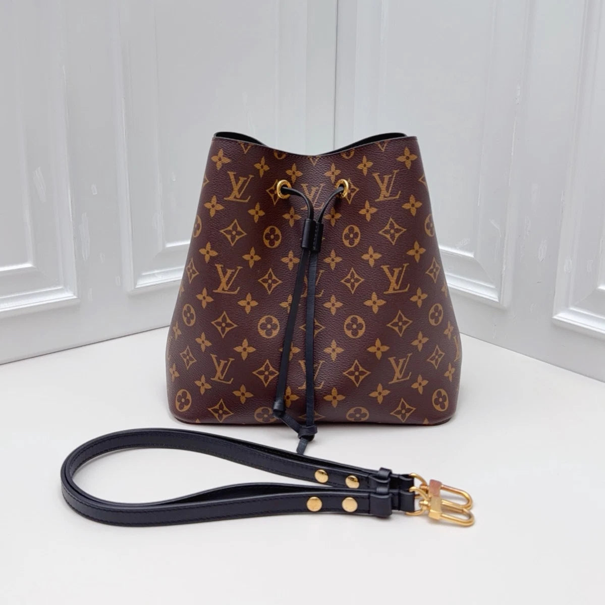 Louis Vuitton NeoNoe Bucket Monogram Shoulder Bag Crossbody Brown Gold Women