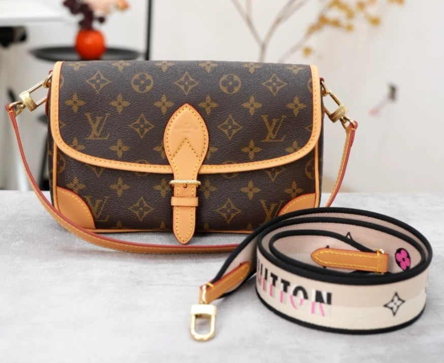 Louis Vuitton Diane Monogram Shoulder Bag Crossbody Excellent