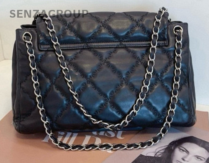 CHANEL CC chain Logo Diamond pattern Shoulder Handbag Black Silver