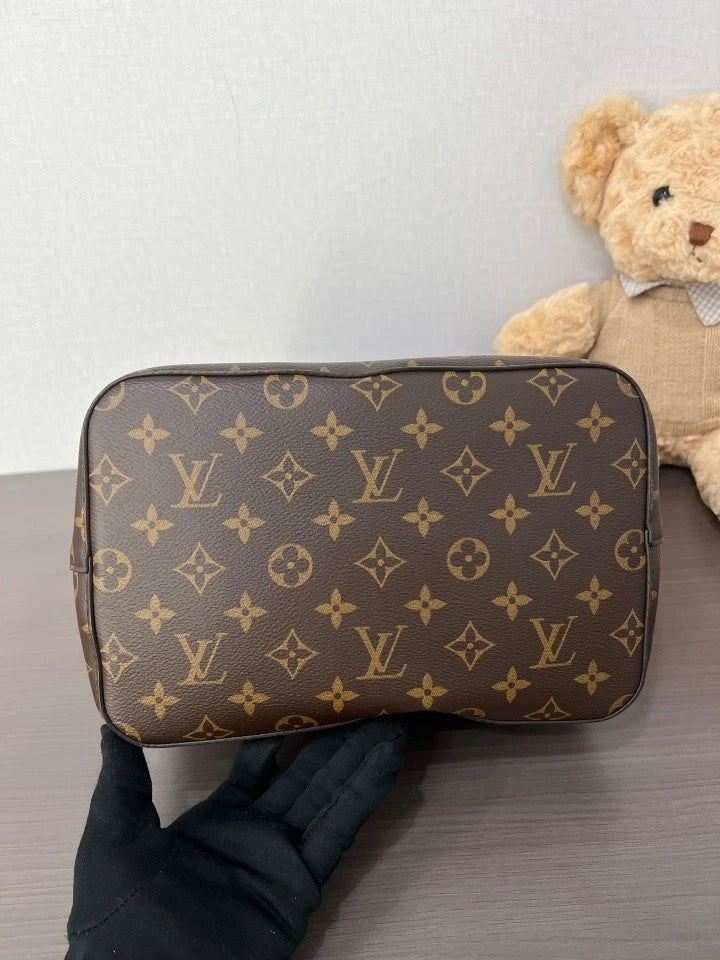 Authentic Louis Vuitton Black Bucket Bag For Women