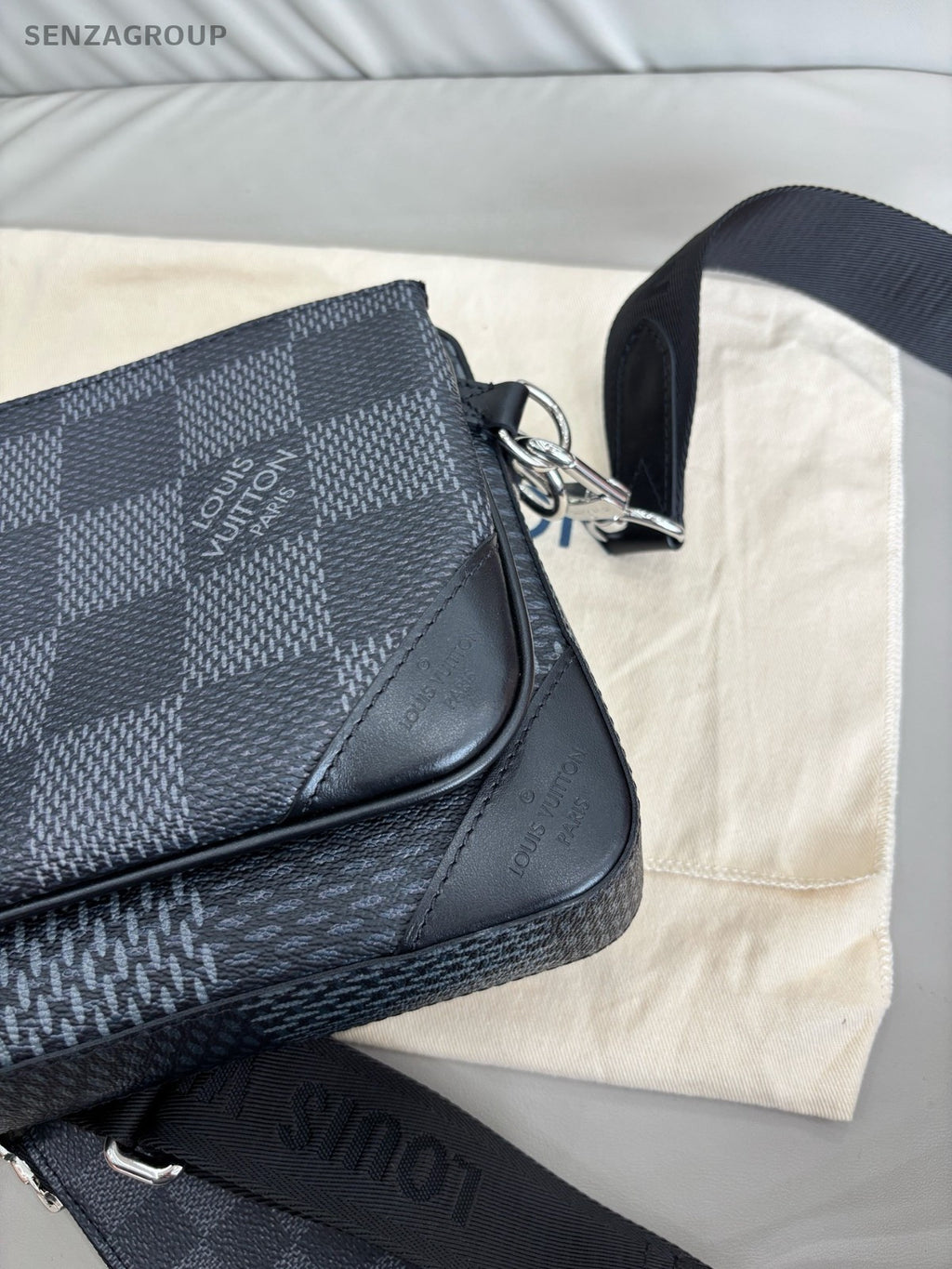 Louis Vuitton Trio Damier Ebene Pochette Shoulder bag Black Silver Chip Version