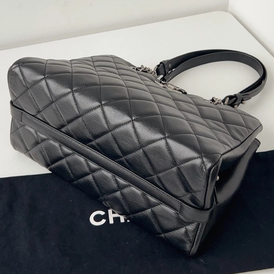Excellent Chanel Diamond Black Tote Silver Hardware Chain Shoulder Bag